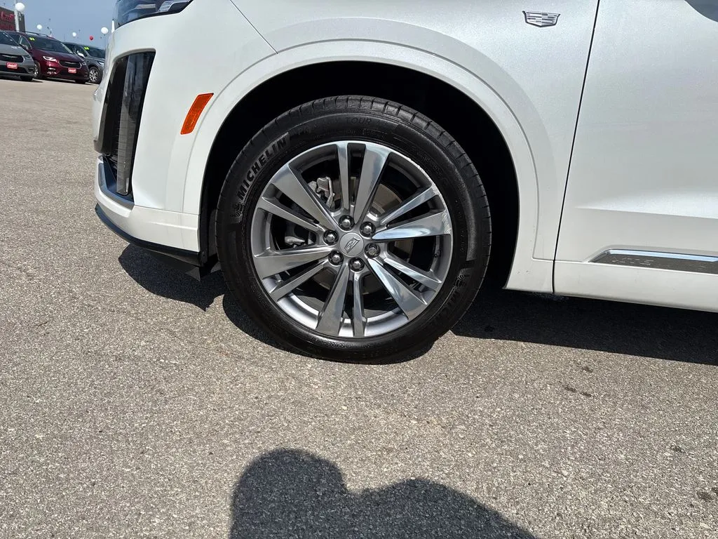 Cadillac XT6 photo 32