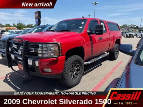 Red 2009 Chevrolet Silverado 1500 LT for sale in Cedar Rapids, IA