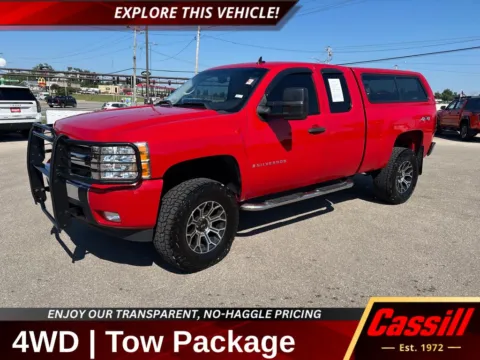 Red 2009 Chevrolet Silverado 1500 LT for sale in Cedar Rapids, IA