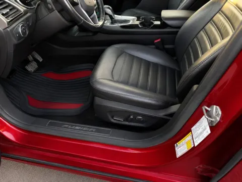 Photos of 2016 Ford Fusion SE for sale in Cedar Rapids, IA at Cassill Motors