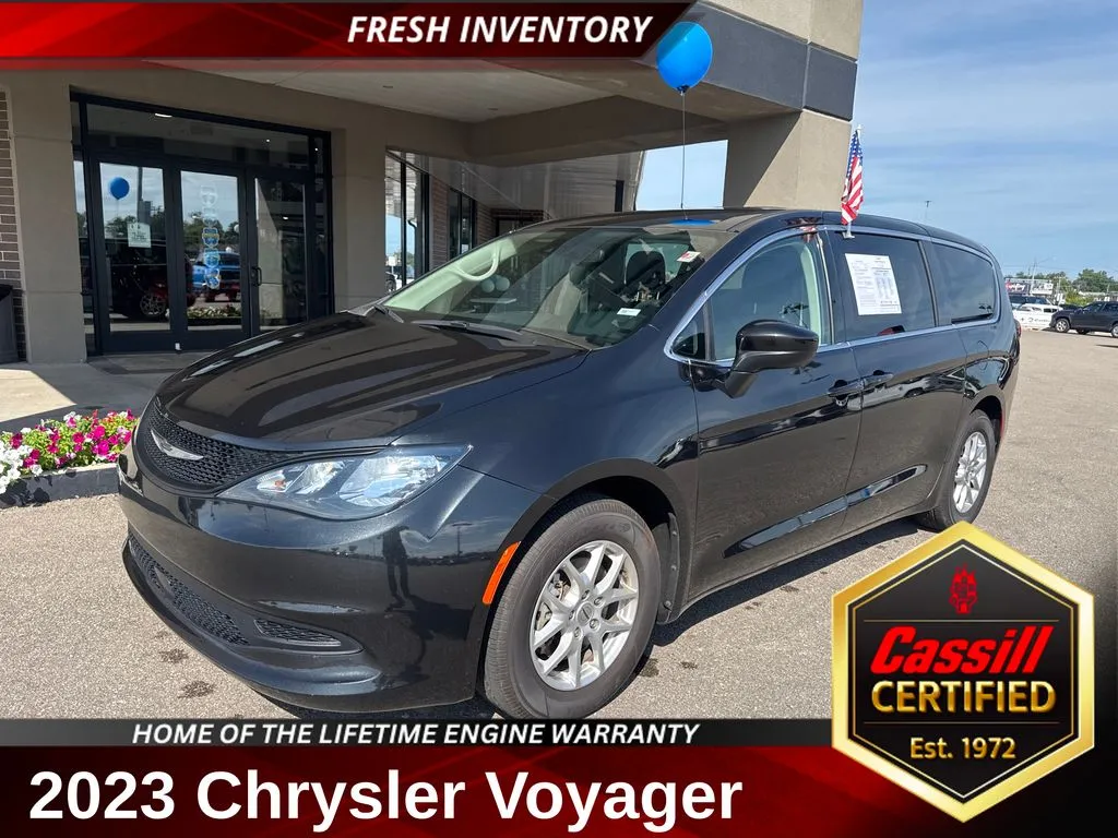 2023 Chrysler Voyager LX for sale in Cedar Rapids, IA
