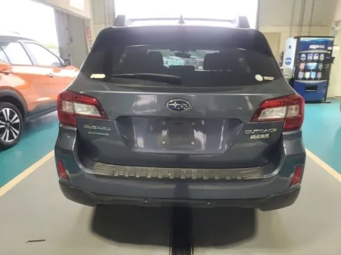 More photos of 2017 Subaru Outback 2.5i at Cassill Motors, IA