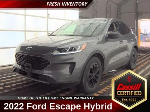 Gray 2022 Ford Escape Hybrid SE for sale in Cedar Rapids, IA