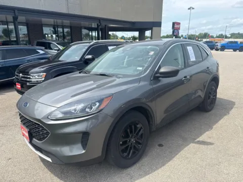 Photos of 2022 Ford Escape Hybrid SE for sale in Cedar Rapids, IA at Cassill Motors