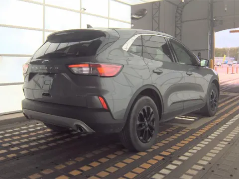 More photos of 2022 Ford Escape Hybrid SE at Cassill Motors, IA