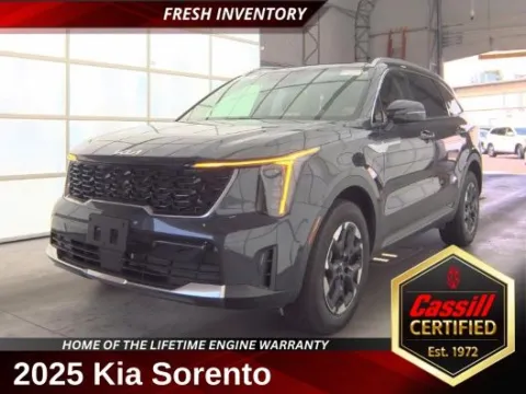 Gray 2025 Kia Sorento S for sale in Cedar Rapids, IA
