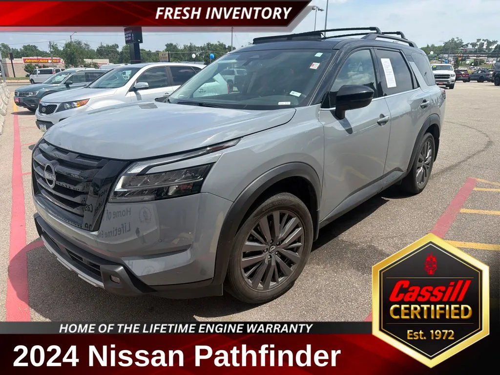 Black 2024 Nissan Pathfinder SL for sale in Cedar Rapids, IA