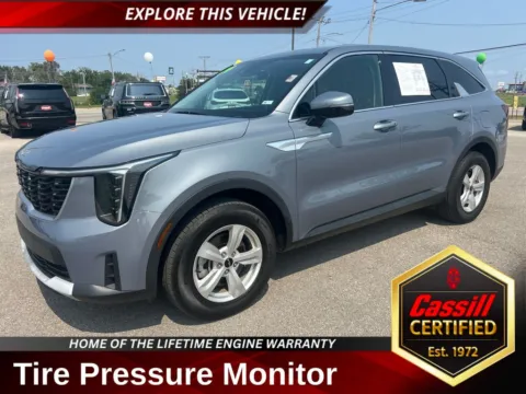 Silver 2024 Kia Sorento LX for sale in Cedar Rapids, IA