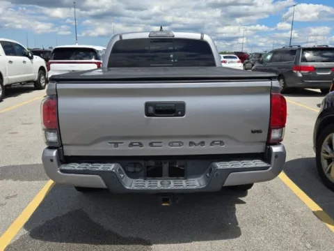 More photos of 2018 Toyota Tacoma TRD Off-Road at Cassill Motors, IA
