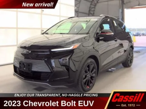 Black 2023 Chevrolet Bolt EUV LT for sale in Cedar Rapids, IA