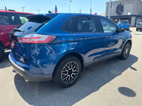 More photos of 2020 Ford Edge SE at Cassill Motors, IA
