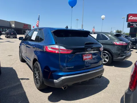 Photos of 2020 Ford Edge SE for sale in Cedar Rapids, IA at Cassill Motors