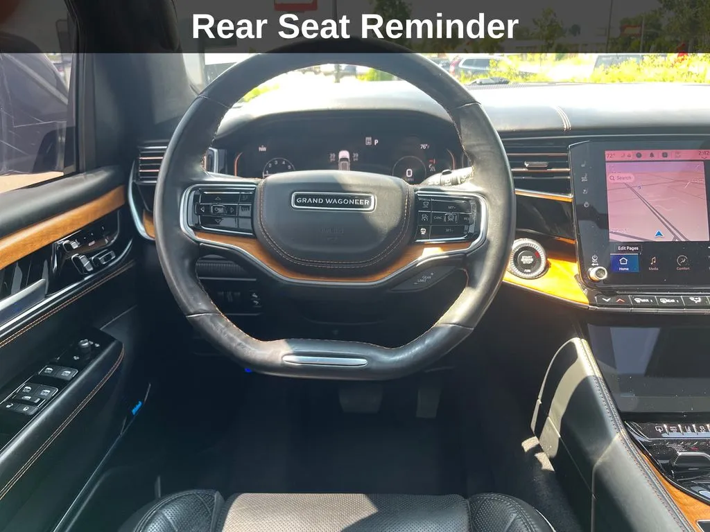 Jeep Grand Wagoneer photo 18