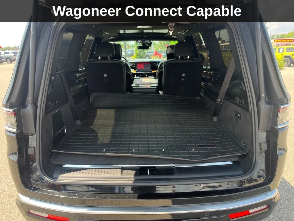 Jeep Grand Wagoneer photo 32