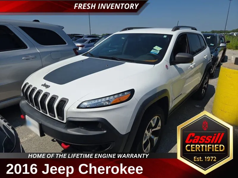 White 2016 Jeep Cherokee Trailhawk for sale in Cedar Rapids, IA