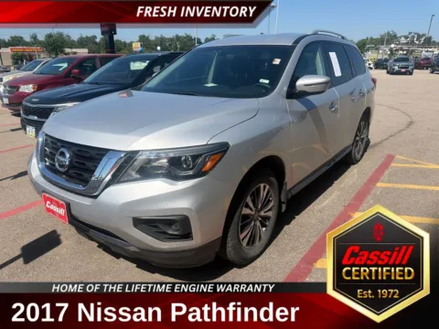 Silver 2017 Nissan Pathfinder S for sale in Cedar Rapids, IA