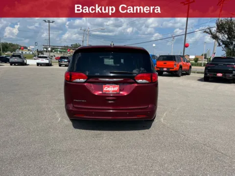 More photos of 2018 Chrysler Pacifica L at Cassill Motors, IA
