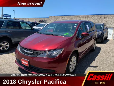 Red 2018 Chrysler Pacifica L for sale in Cedar Rapids, IA