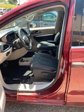 Photos of 2018 Chrysler Pacifica L for sale in Cedar Rapids, IA at Cassill Motors