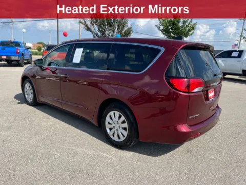 Another view of 2018 Chrysler Pacifica L for sale in Cedar Rapids, IA at Cassill Motors