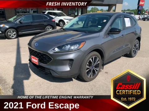 Gray 2021 Ford Escape SE for sale in Cedar Rapids, IA