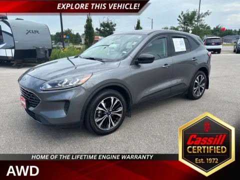 Gray 2021 Ford Escape SE for sale in Cedar Rapids, IA