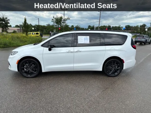 Photos of 2023 Chrysler Pacifica Limited for sale in Cedar Rapids, IA at Cassill Motors