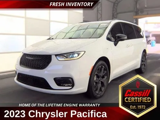 White 2023 Chrysler Pacifica Limited for sale in Cedar Rapids, IA