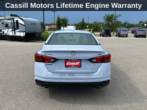 More photos of 2023 Nissan Altima 2.5 SR at Cassill Motors, IA