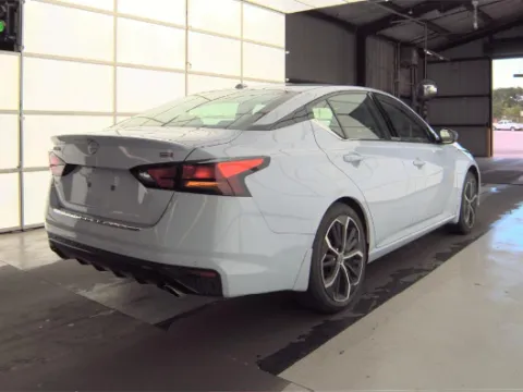 More photos of 2023 Nissan Altima 2.5 SR at Cassill Motors, IA