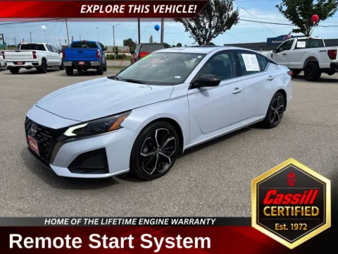 White 2023 Nissan Altima 2.5 SR for sale in Cedar Rapids, IA