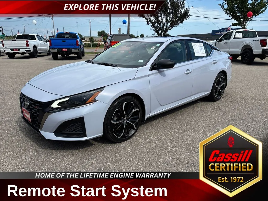 2023 Nissan Altima 2.5 SR for sale in Cedar Rapids, IA