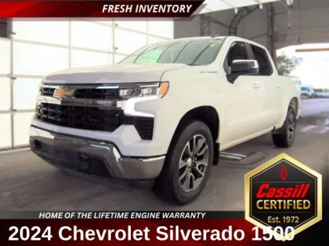 White 2024 Chevrolet Silverado 1500 LT for sale in Cedar Rapids, IA