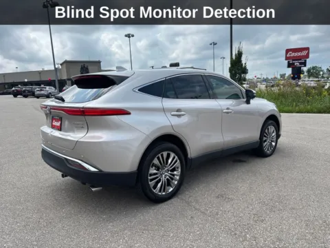 More photos of 2022 Toyota Venza Limited at Cassill Motors, IA