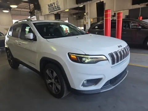 More photos of 2019 Jeep Cherokee Limited at Cassill Motors, IA