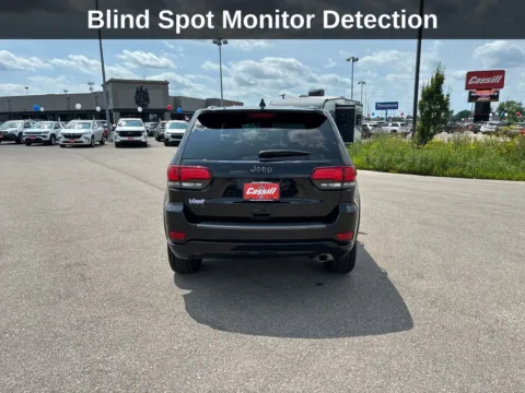 More photos of 2021 Jeep Grand Cherokee Limited at Cassill Motors, IA