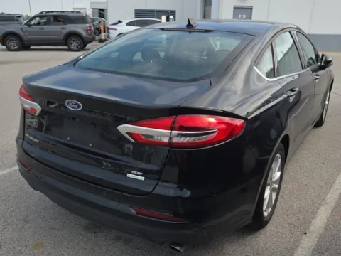 More photos of 2020 Ford Fusion SE at Cassill Motors, IA
