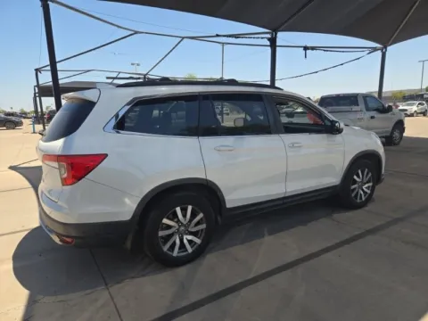 More photos of 2021 Honda Pilot EX at Cassill Motors, IA