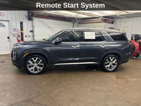 Photos of 2020 Hyundai Palisade SEL for sale in Cedar Rapids, IA at Cassill Motors