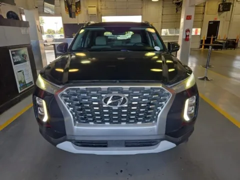 More photos of 2020 Hyundai Palisade SEL at Cassill Motors, IA