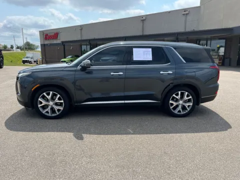 Photos of 2020 Hyundai Palisade SEL for sale in Cedar Rapids, IA at Cassill Motors