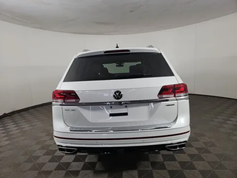 Another view of 2023 Volkswagen Atlas 3.6L V6 SEL Premium R-Line for sale in Cedar Rapids, IA at Cassill Motors
