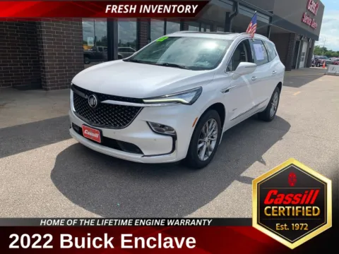 White 2022 Buick Enclave Avenir for sale in Cedar Rapids, IA