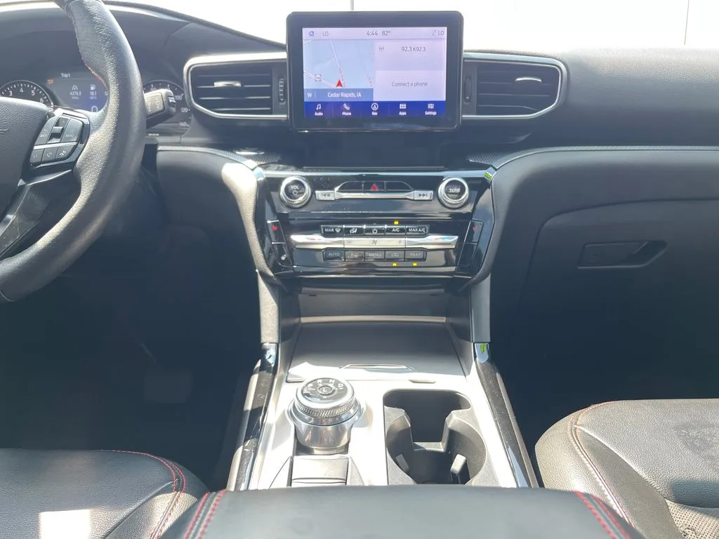 Ford Explorer photo 21