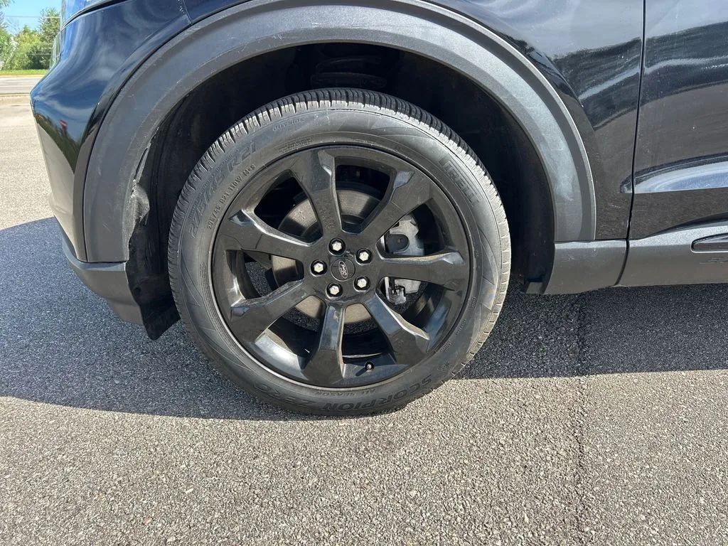 Ford Explorer photo 30