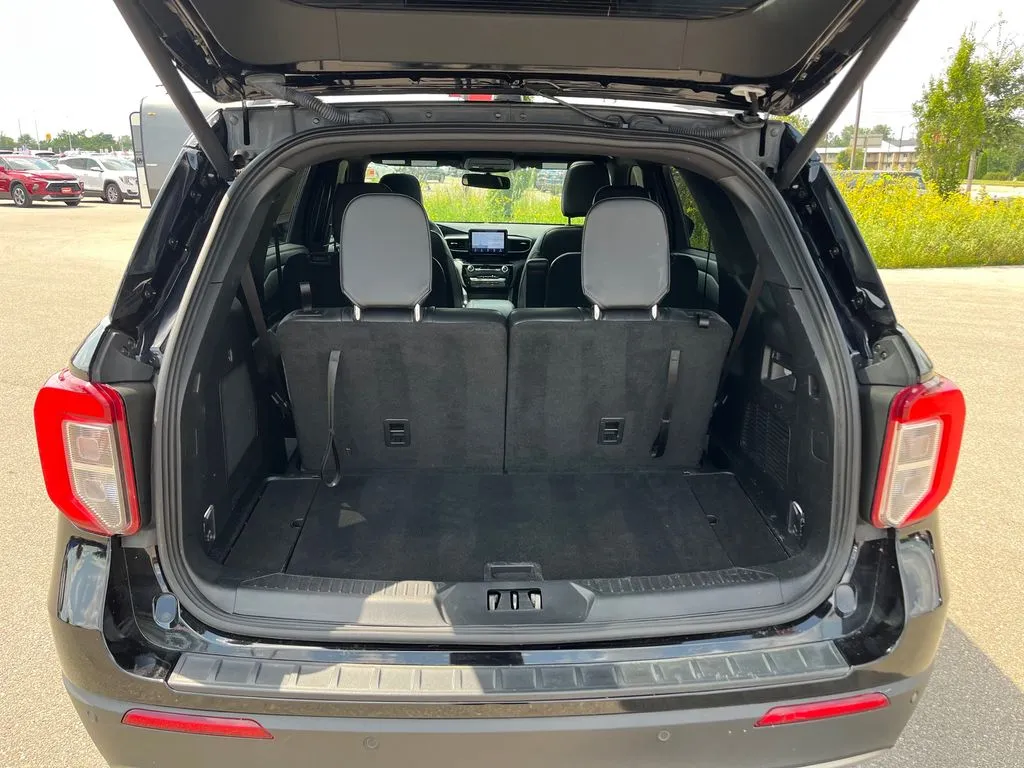 Ford Explorer photo 29