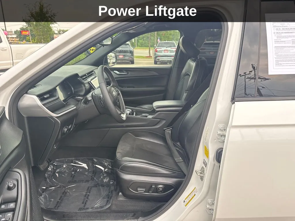 Jeep Grand Cherokee photo 12