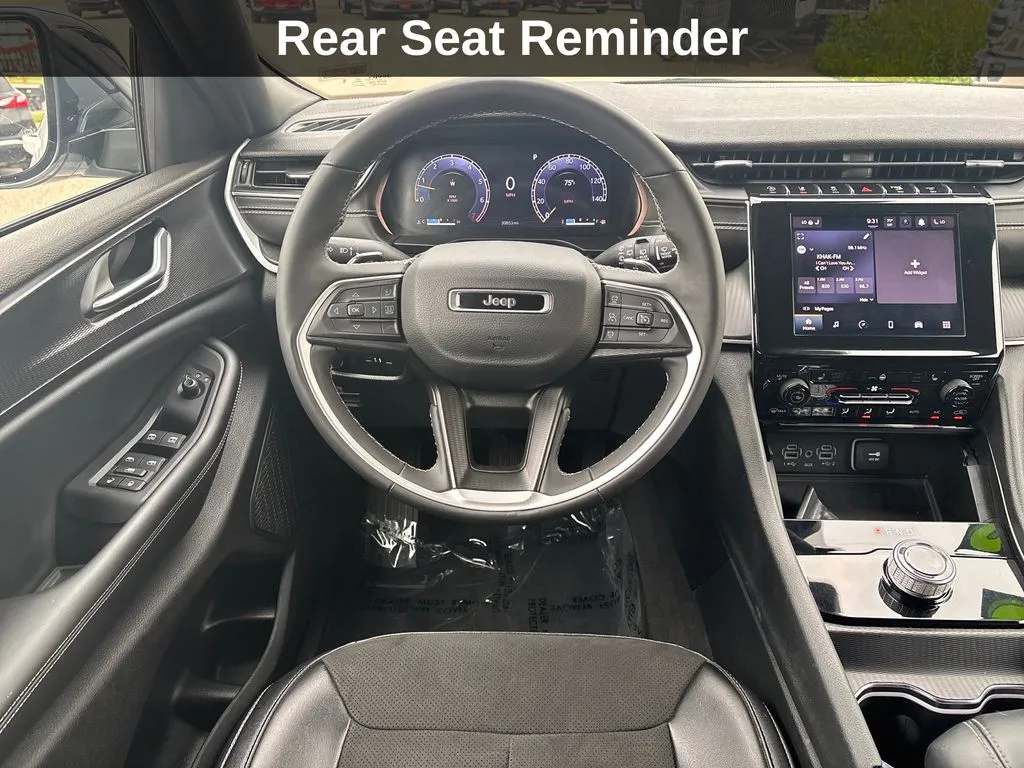 Jeep Grand Cherokee photo 18
