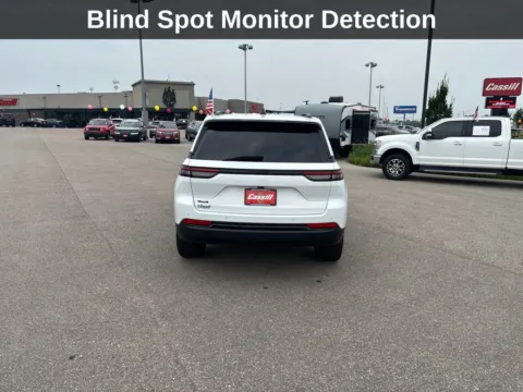 More photos of 2023 Jeep Grand Cherokee Altitude X at Cassill Motors, IA
