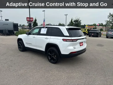 Another view of 2023 Jeep Grand Cherokee Altitude X for sale in Cedar Rapids, IA at Cassill Motors